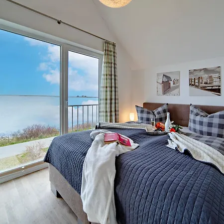 Maisonette Kapteins Lounge By Seeblick Ferien Oro, Rundum Wasser, 6pers, Sauna, Kamin Olpenitz