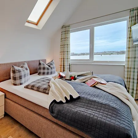 Apartamento Maisonette Kapteins Lounge By Seeblick Ferien Oro, Rundum Wasser, 6pers, Sauna, Kamin Olpenitz