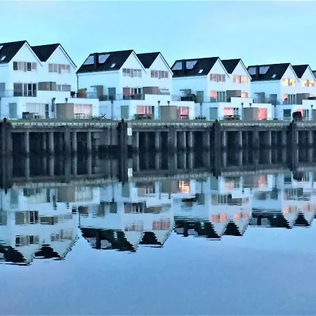 Maisonette Fewo Kapteins Lounge By Seeblick Ferien Oro, Rundum Wasser, 6pers, Sauna, Kamin * Olpenitz